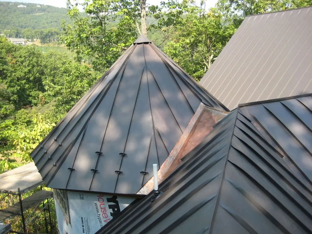 Professional Roof Tarp Installation by Craftsman Roofing in Pacific-Edison